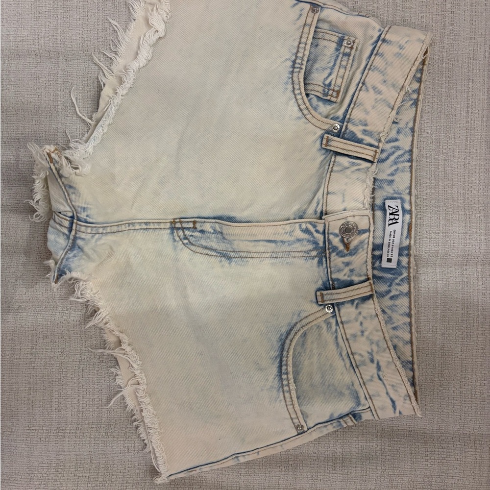 Zara Women's Blue Denim Shorts